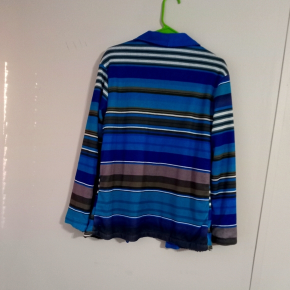 Long sleeve button - Picture 2 of 3